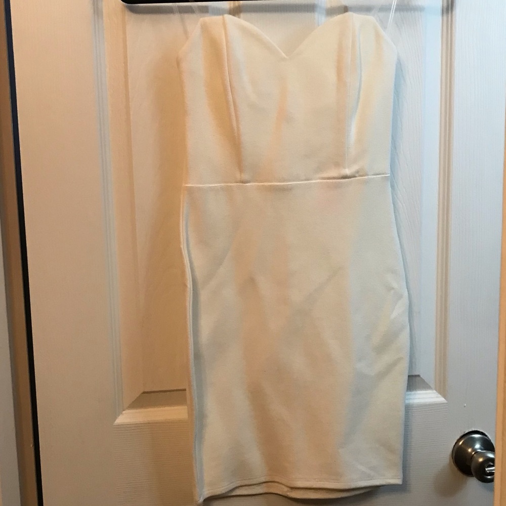 Sexy white strapless dress